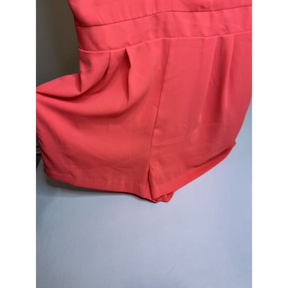 Express Sleeveless Romper Sz Small With Ruffled Collar And Zipper - Picture 7 of 7